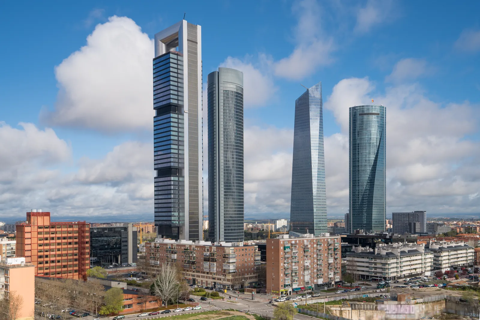 Rascacielos de las Cuatro Torres en el eje de la Castellana, el Madrid financiero que atrae al inversor internacional